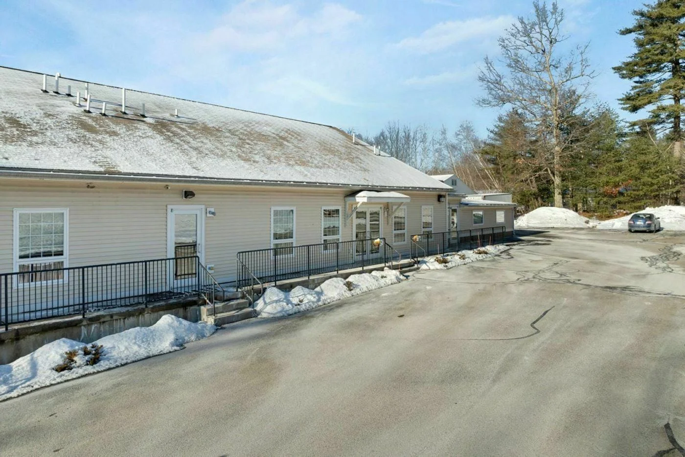 Photo 2 of 45 Londonderry Tpke, Hooksett, NH 03106