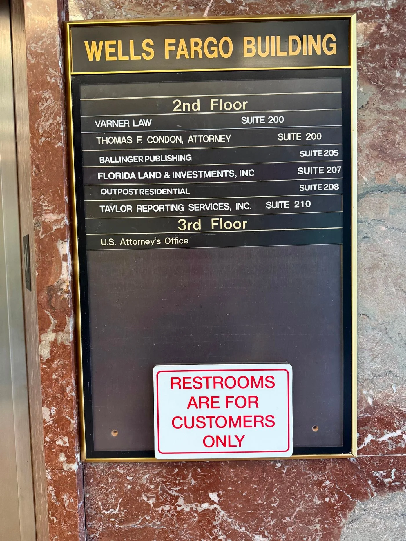 Photo 2 of 21 E Garden St, Pensacola, FL 32502