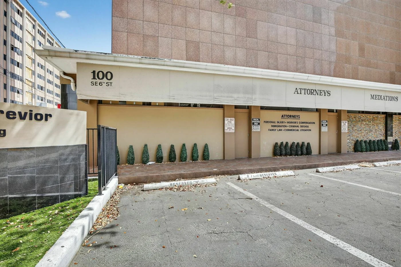 Photo 3 of 100 SE 6th Street, Fort Lauderdale, FL 33301