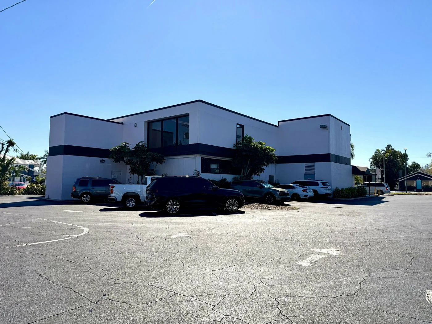 Photo 2 of 2424 Manatee Avenue West, Bradenton, FL 34205