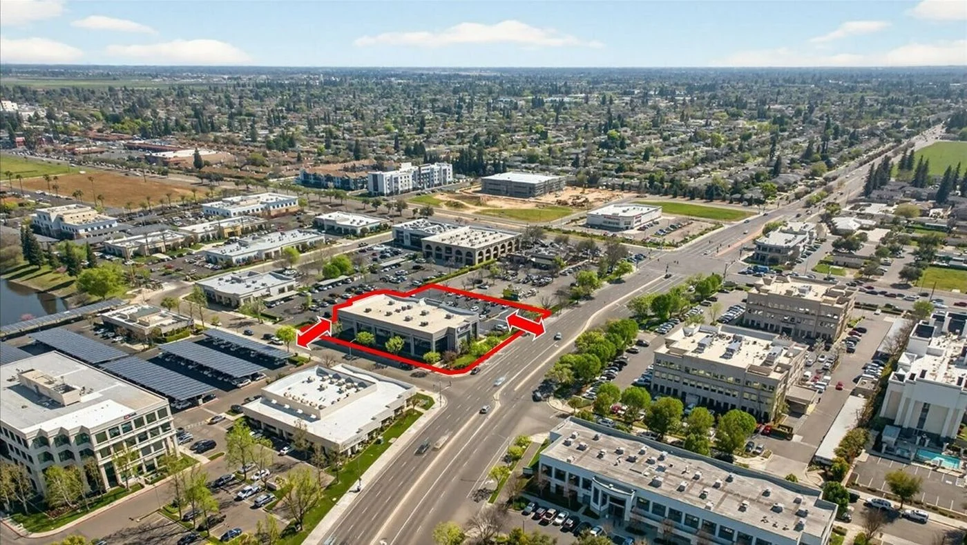 Photo 2 of 7060 N Fresno St, Fresno, CA 93720