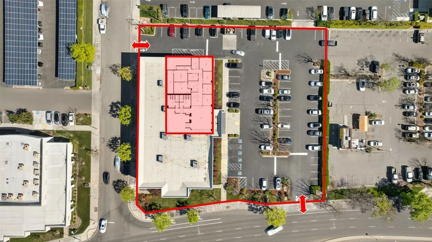 Photo 3 of 7060 N Fresno St, Fresno, CA 93720