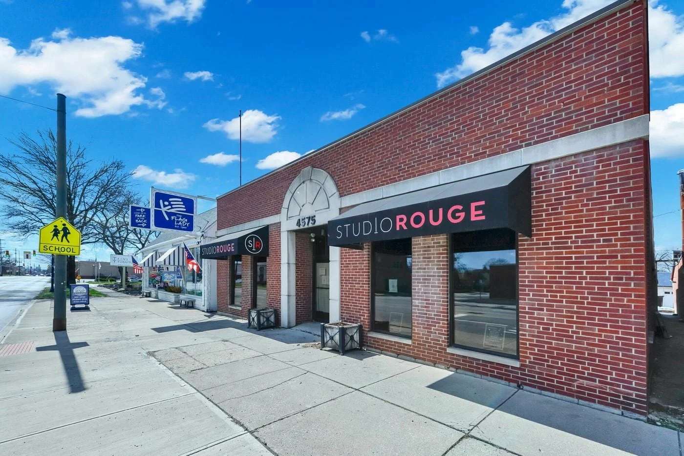 Photo 3 of 4575 N High St, Columbus, OH 43214