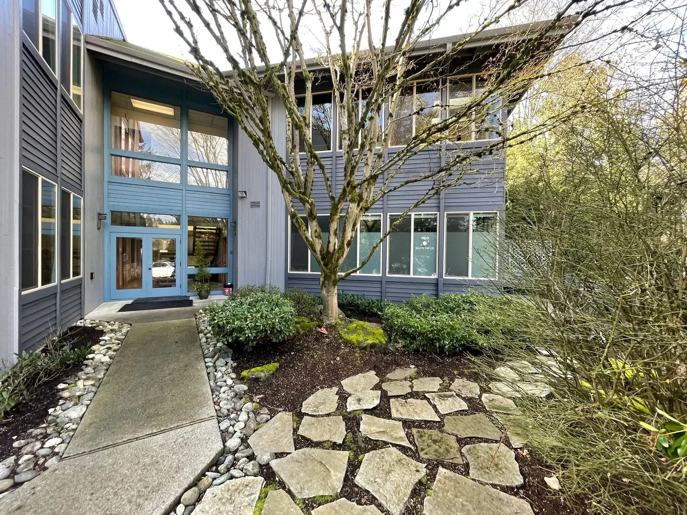 Photo 1 of 1940 116th Ave NE, Bellevue, WA 98004