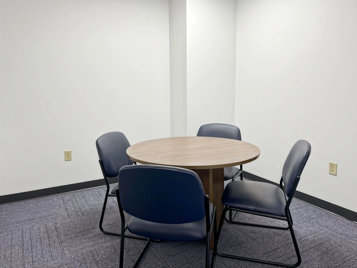 Photo 3 of 2000 Cliff Mine Rd 3rd Floor, Pittsburgh, PA 15275