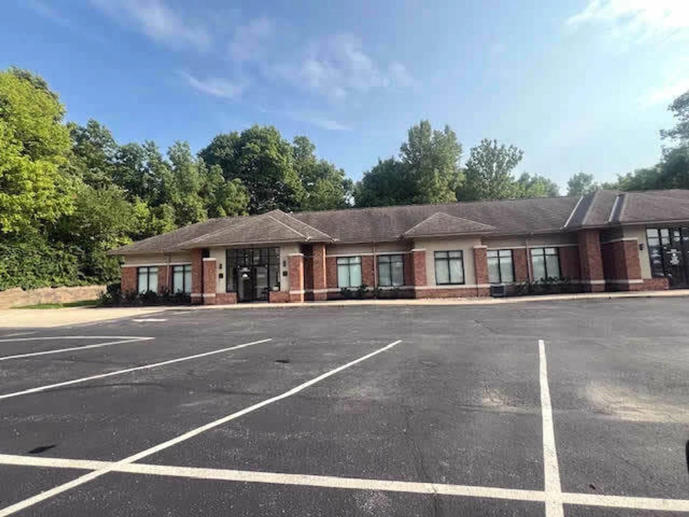 Photo 1 of 55 Dillmont Dr, Columbus, OH 43235