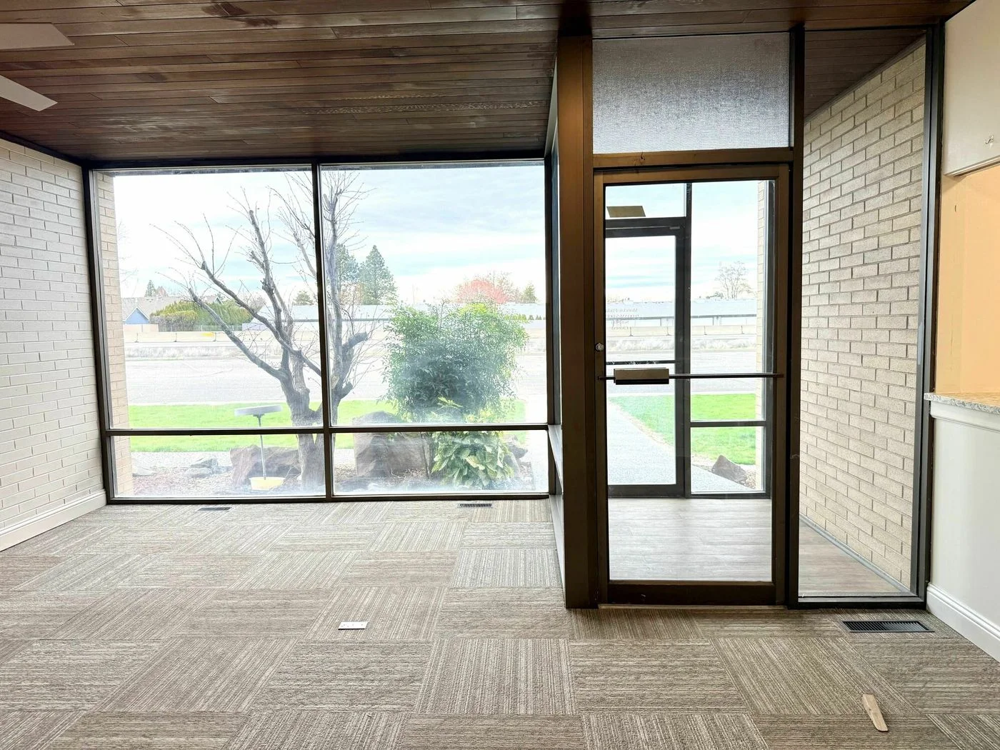 Photo 3 of 2427 W. Falls Avenue, Kennewick, WA 99336