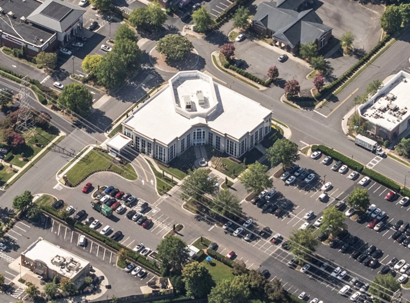 Photo 3 of 13900 Conlan Circle, Charlotte, NC 28277