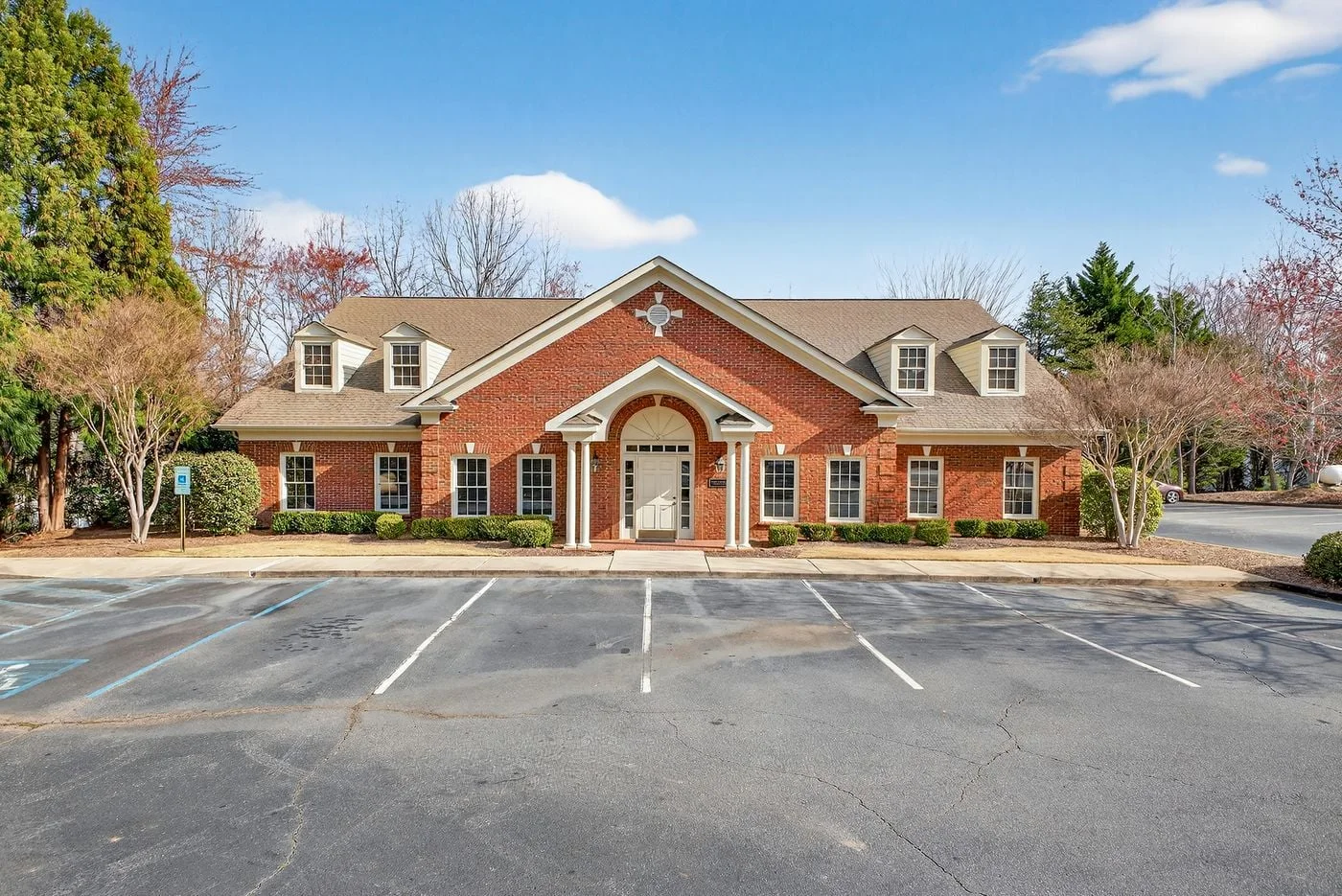 Photo 1 of 5 Hawthorne Park Ct, Greenville, SC 29615