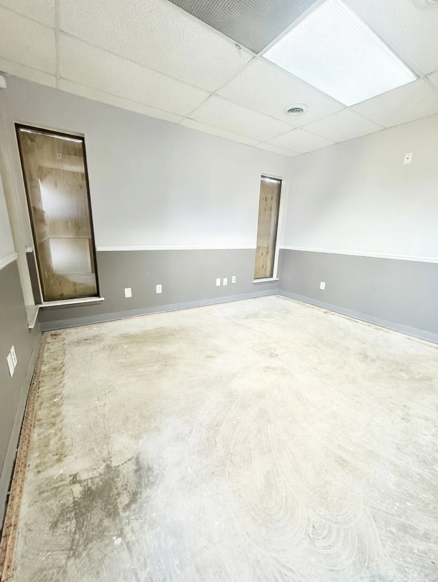 Photo 2 of 2300 Navarre Avenue, Oregon, OH 43616