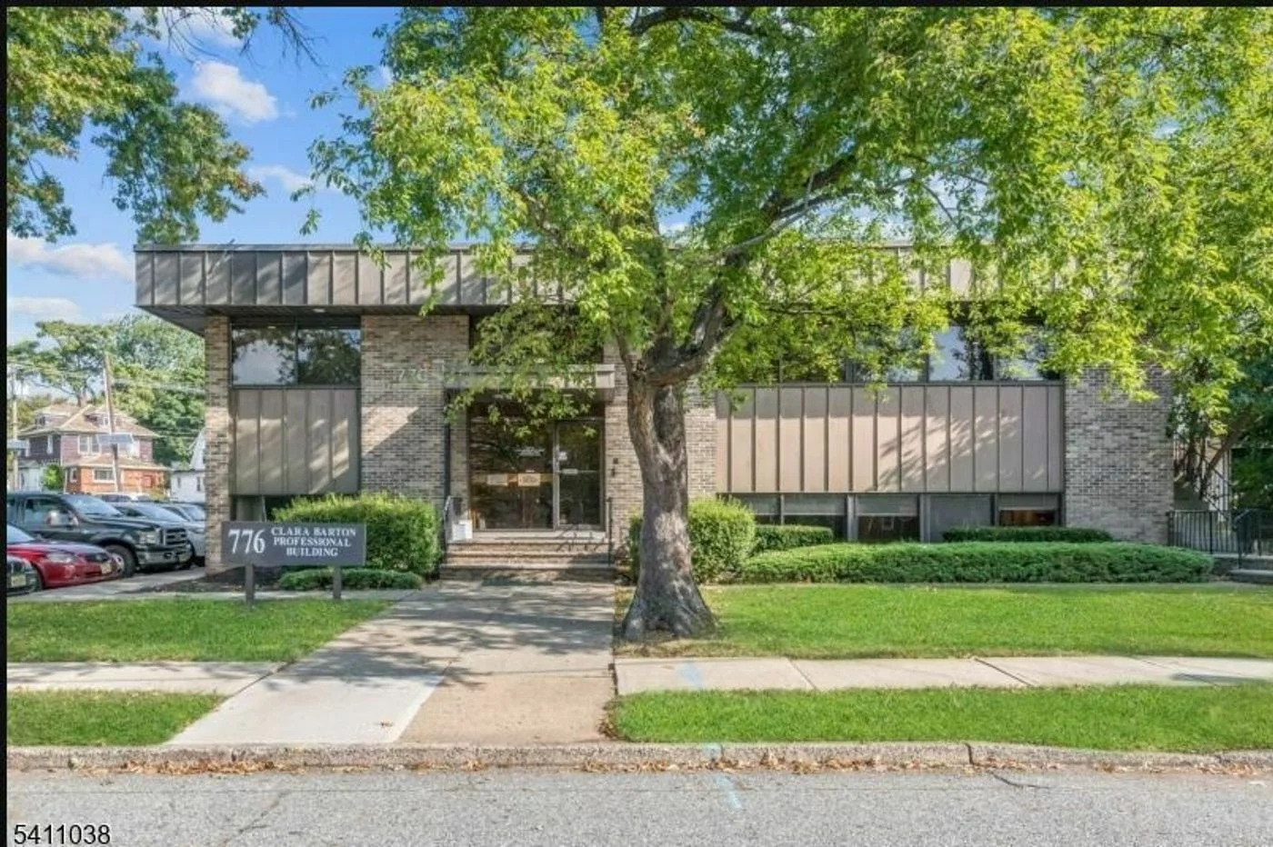 Photo 1 of 776 Amboy Ave, Edison, NJ 08837