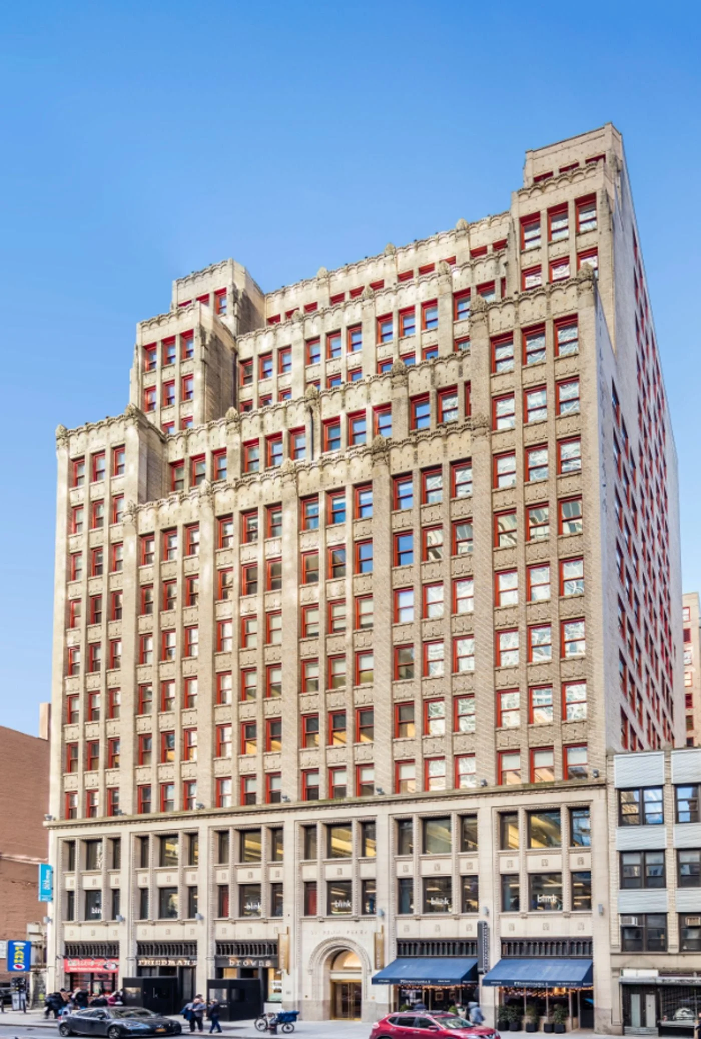 Photo 1 of 132 W 31st St, New York, NY 10001