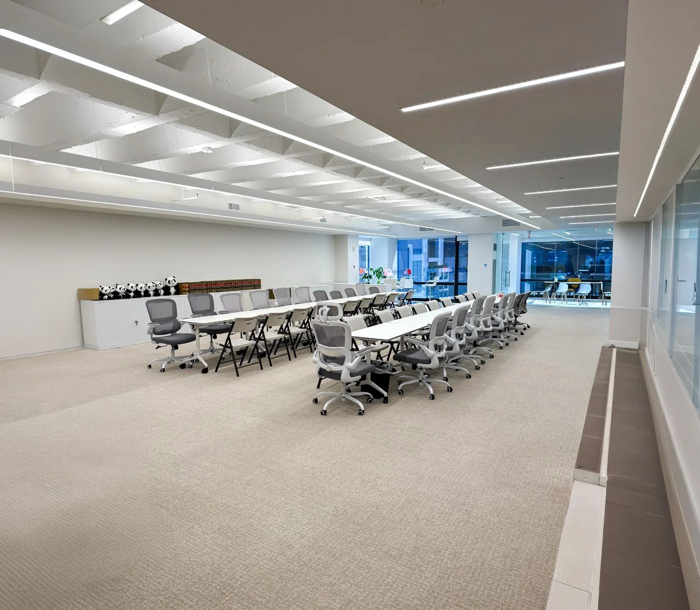 Photo 2 of 725 Fifth Avenue, New York , NY 10017