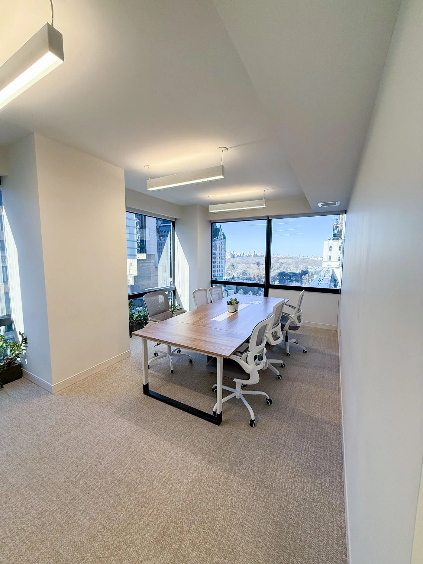 Photo 3 of 725 Fifth Avenue, New York , NY 10017