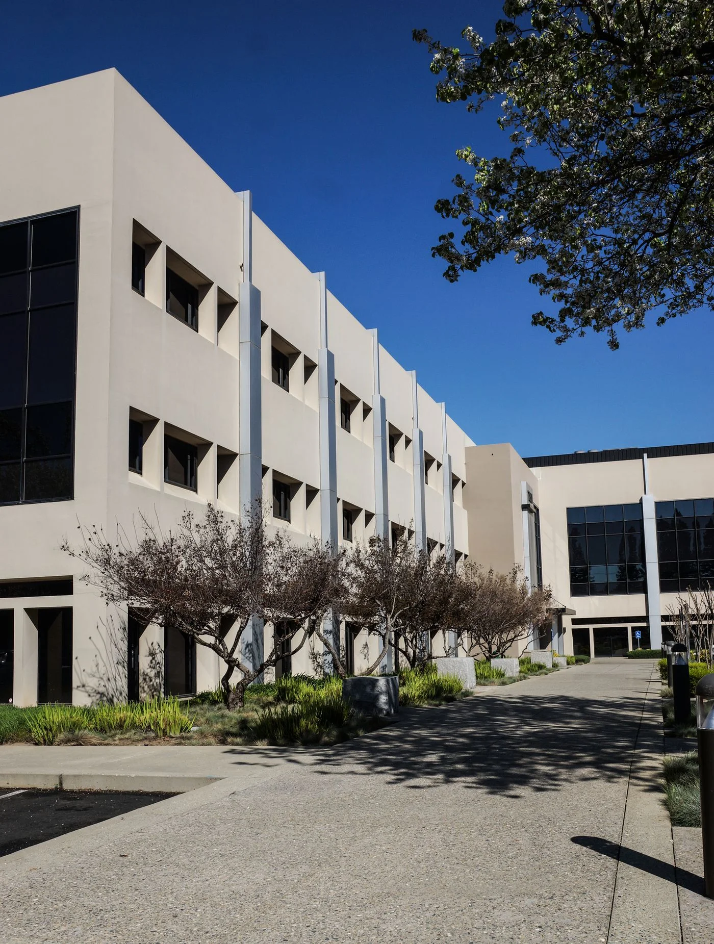 Photo 3 of 7801 Folsom Boulevard, Sacramento, CA 95826