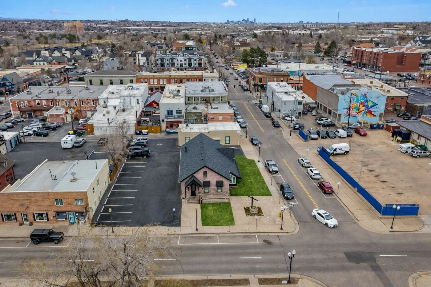 Photo 2 of 2505 W Alamo Ave, Littleton, CO 80120