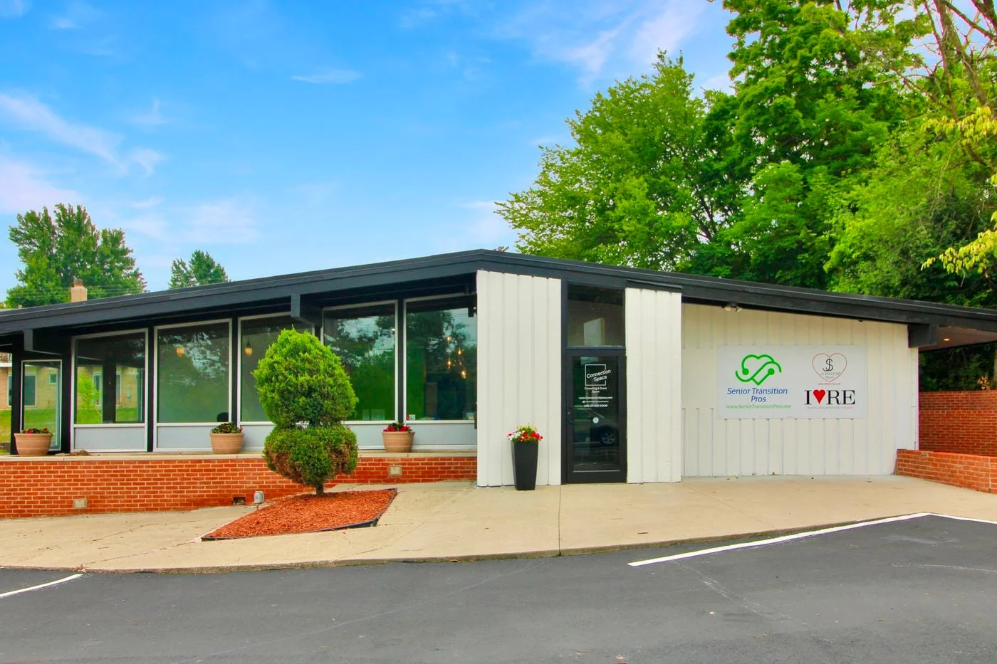 Photo 1 of 879 Park Avenue West, Mansfield, OH 44906