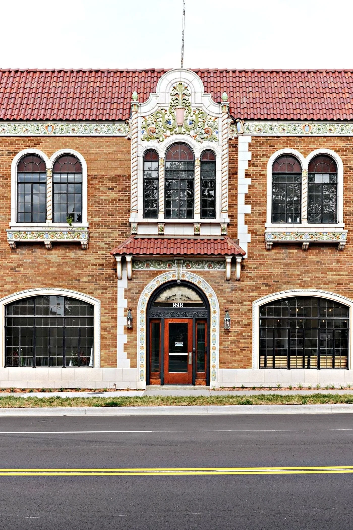 Photo 2 of 3216 Gillham Plaza, Kansas City, MO 64109