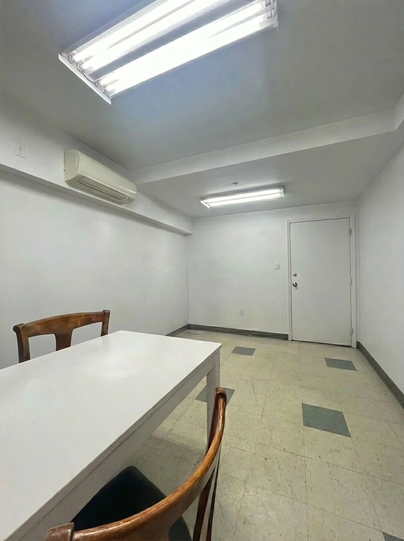 Photo 2 of 563 Flushing Avenue, Brooklyn, NY 11206