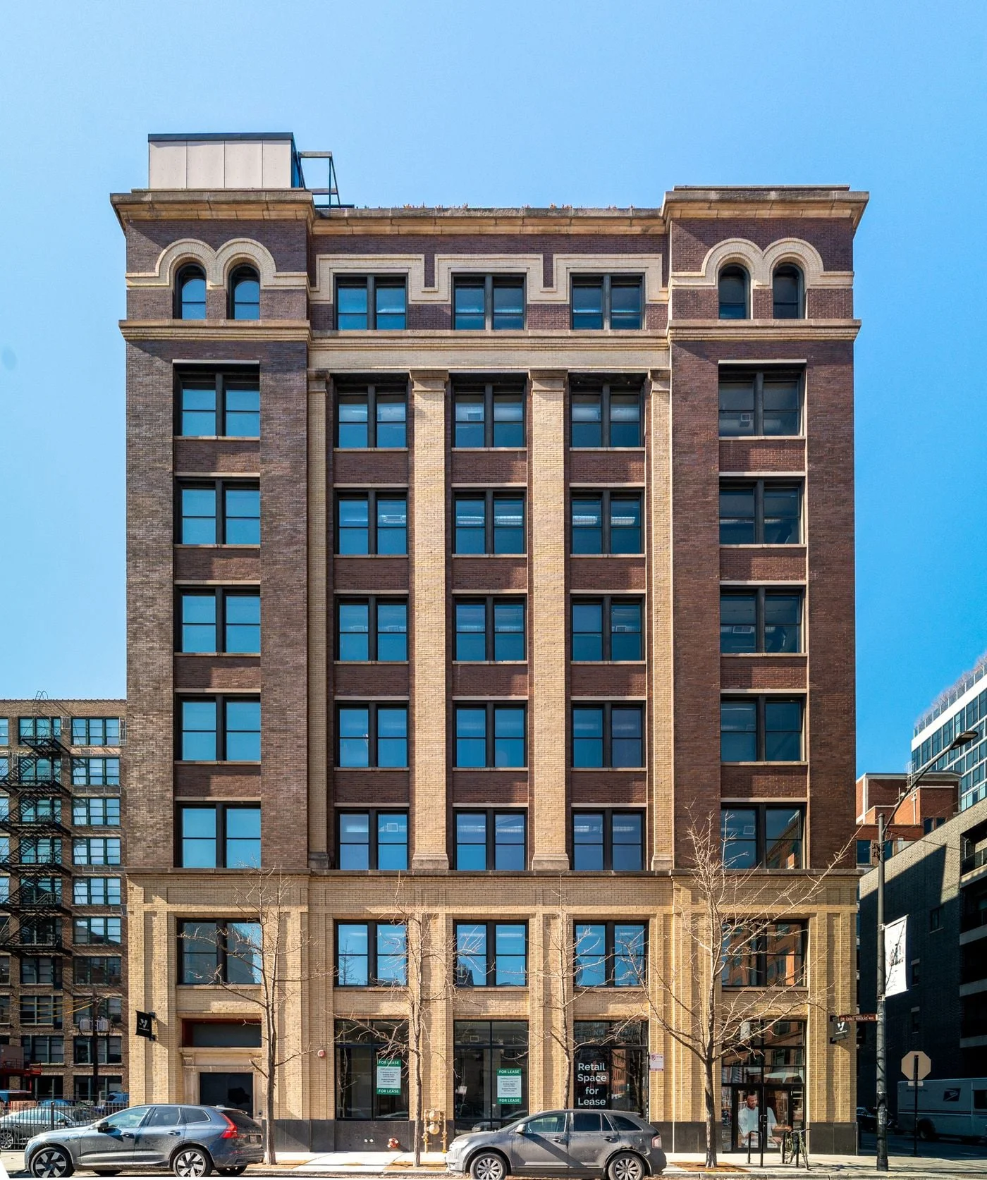 Photo 2 of 833 W Jackson Blvd, Chicago, IL 60607