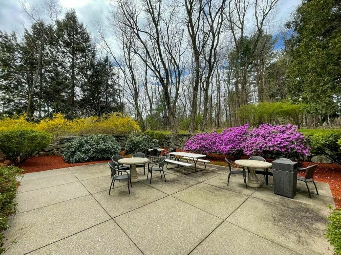 Photo 2 of 526 Main St, Acton, MA 01720