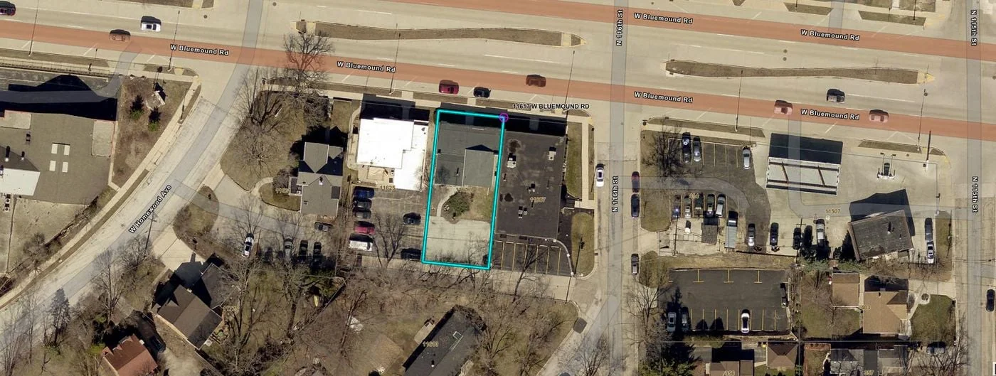 Photo 2 of 11617 W Bluemound Rd, Wauwatosa, WI 53226