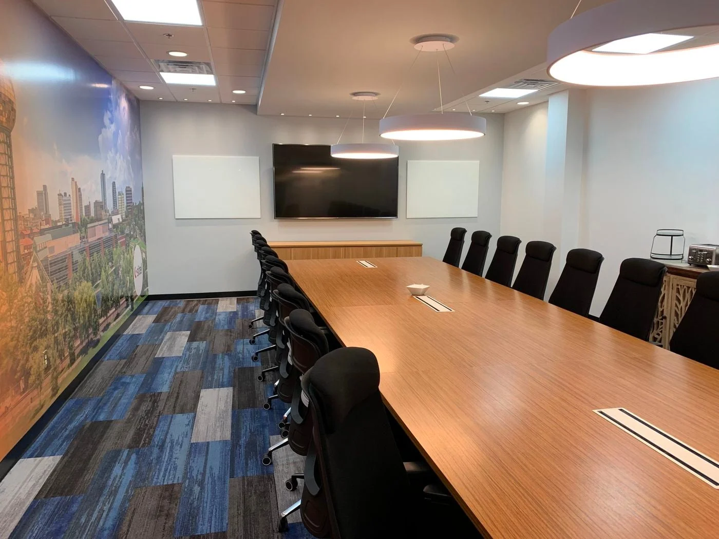 Photo 3 of 11221 Outlet Drive, Knoxville, TN 37932