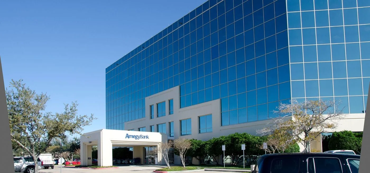 Photo 2 of 1300 Rollingbrook Dr, Baytown, TX 77521