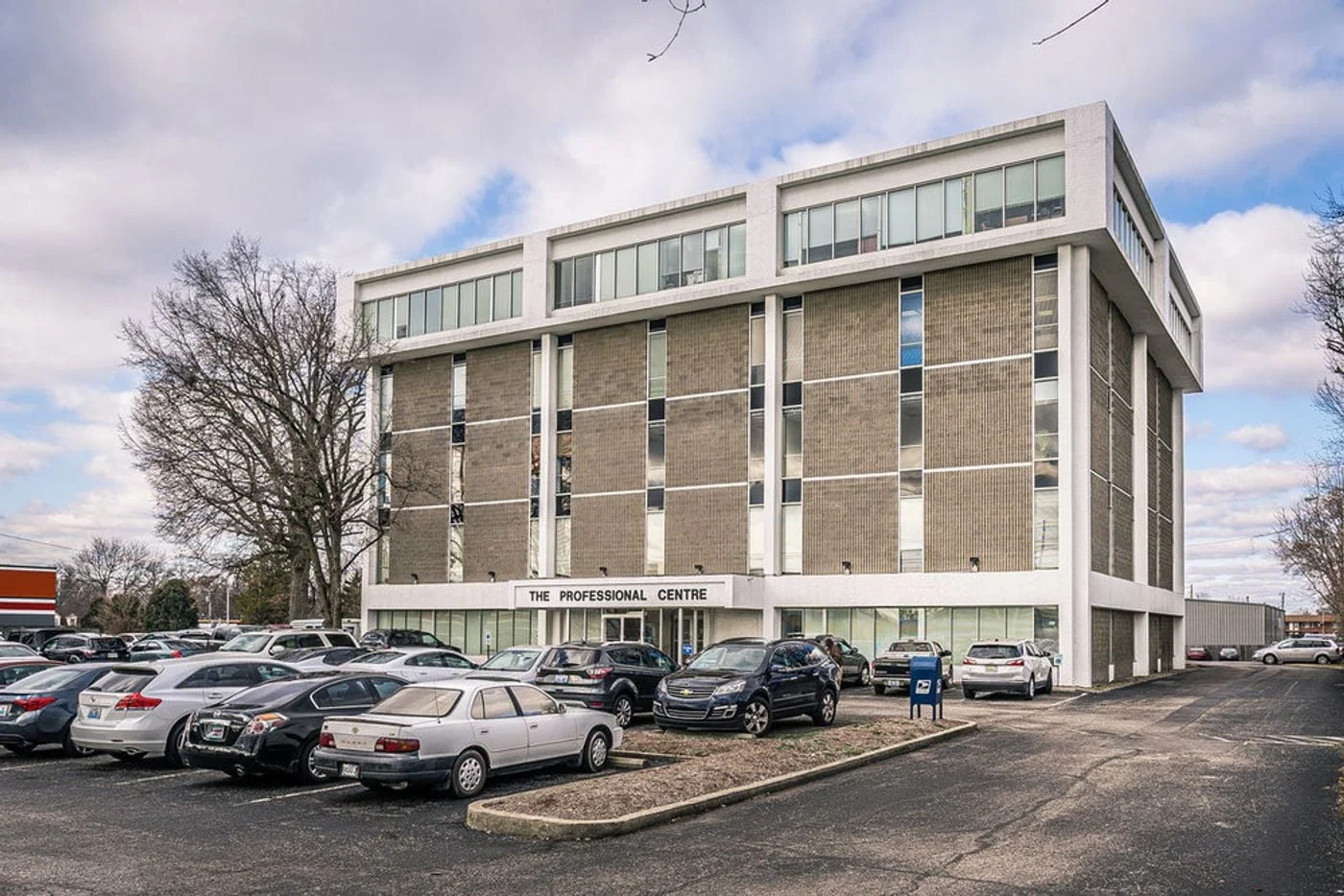 Photo 1 of 3934 Dixie Hwy, Louisville, KY 40216