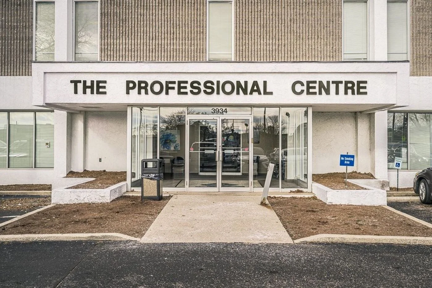 Photo 2 of 3934 Dixie Hwy, Louisville, KY 40216