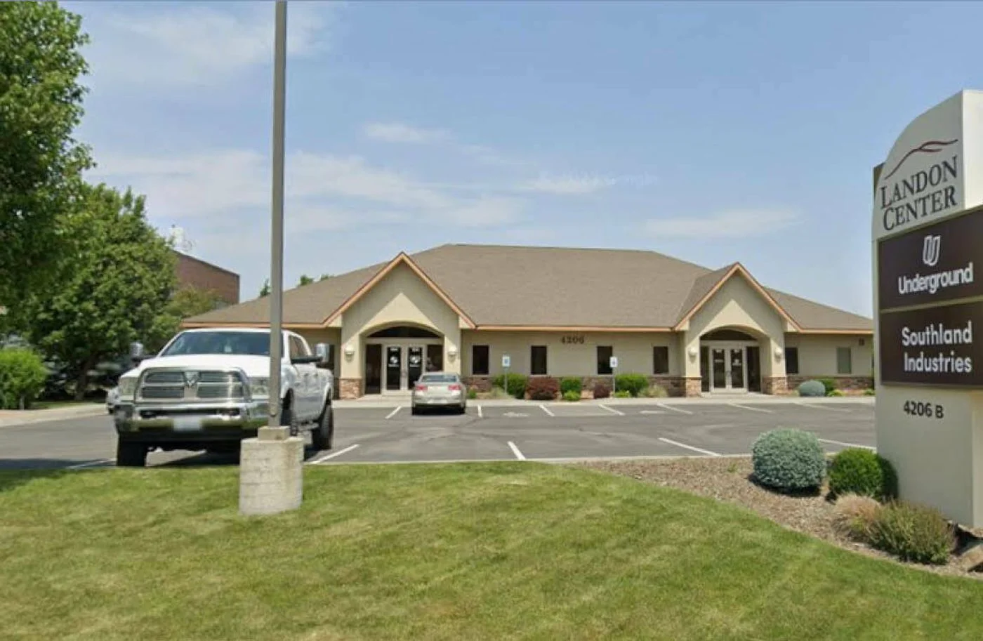 Photo 1 of 4206 W 24th Ave, Kennewick, WA 99338