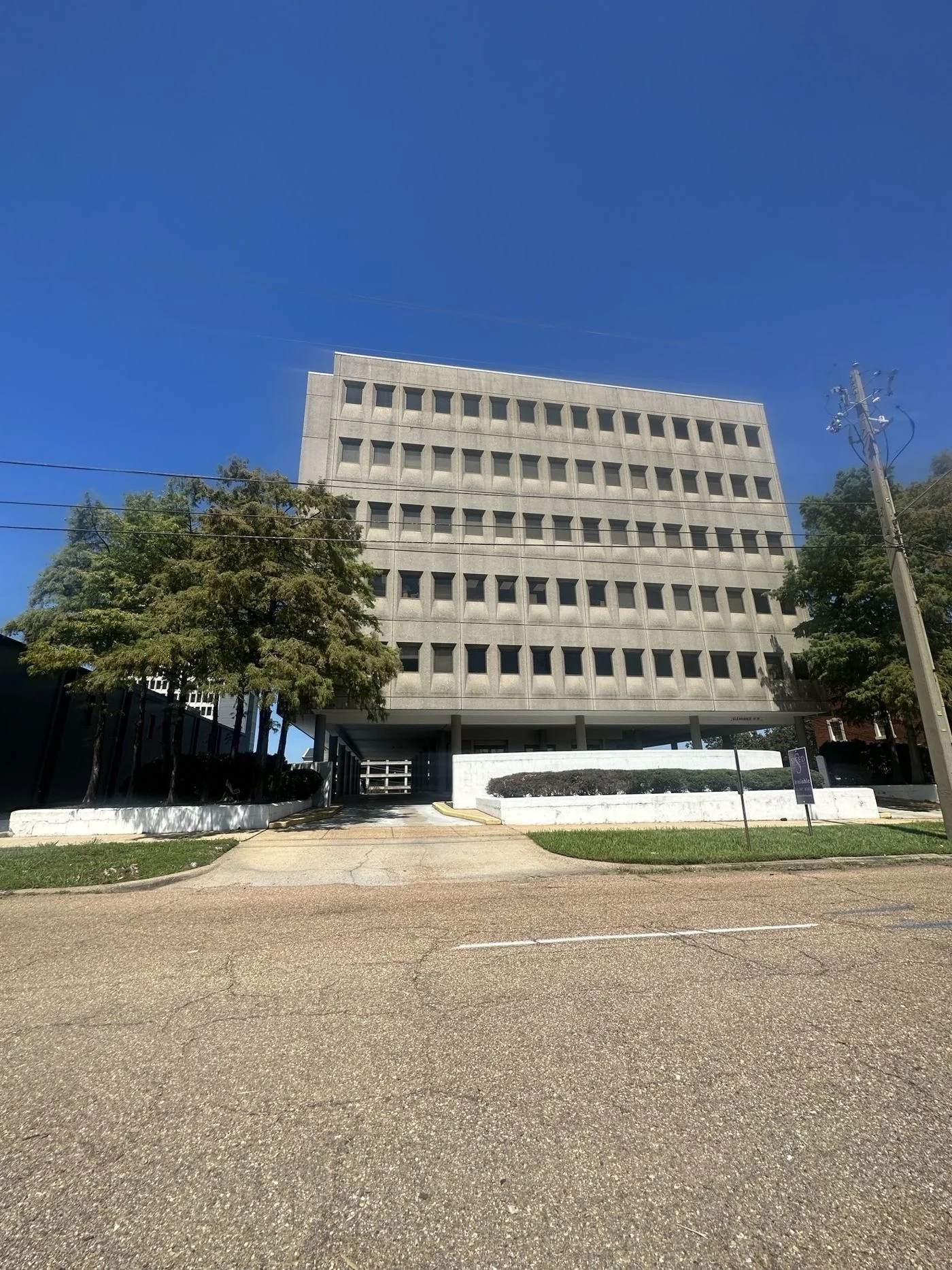 Photo 1 of 633 N State St, Jackson, MS 39202