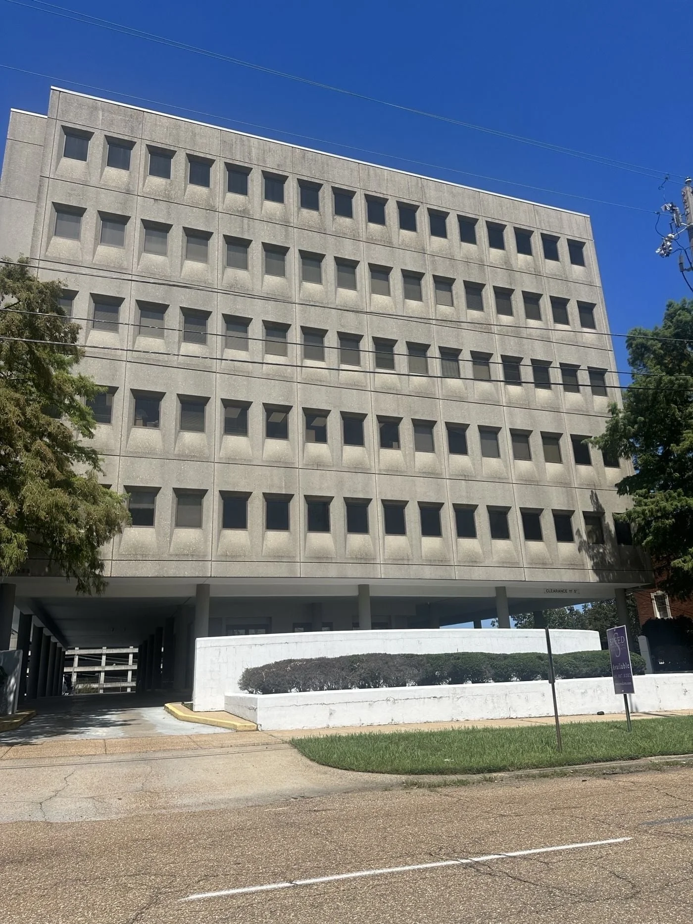 Photo 2 of 633 N State St, Jackson, MS 39202