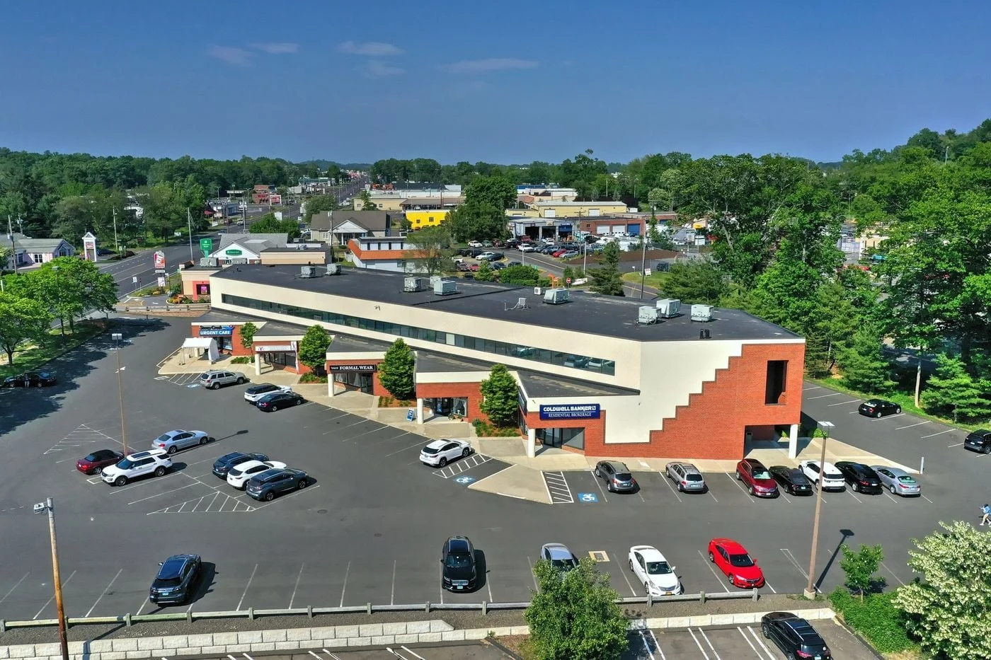 Photo 3 of 236 Boston Post Rd, Orange, CT 06477