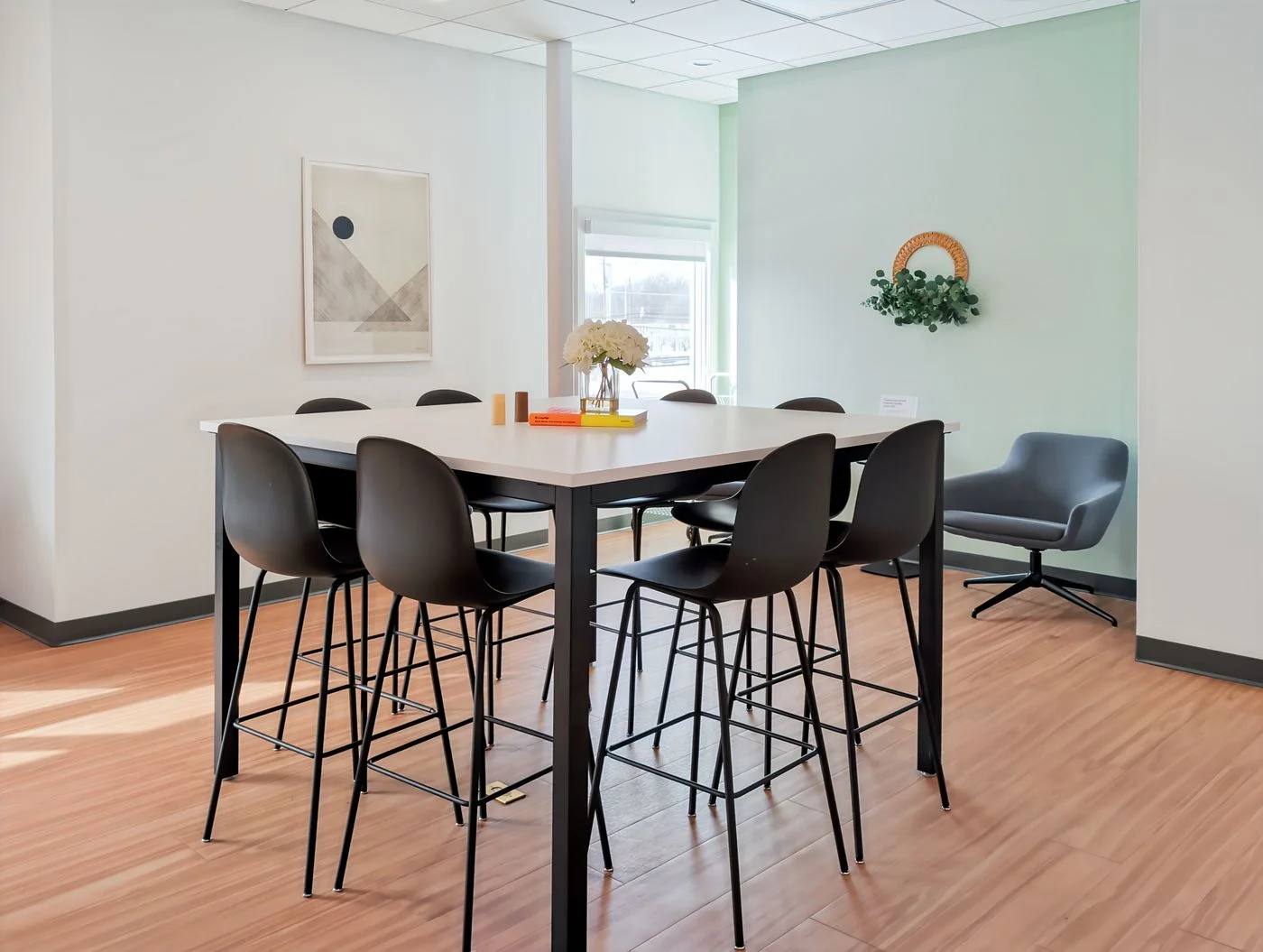 Photo 2 of 2564 United States Highway 1, Lawrence, MA 08648