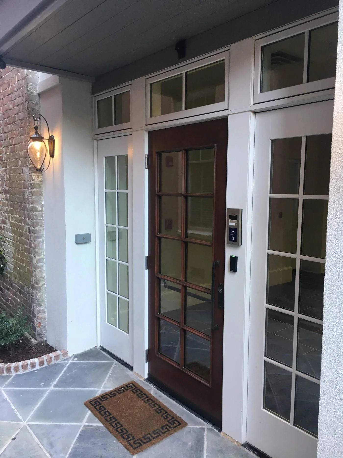 Photo 2 of 28 Broad St, Charleston, SC 29401