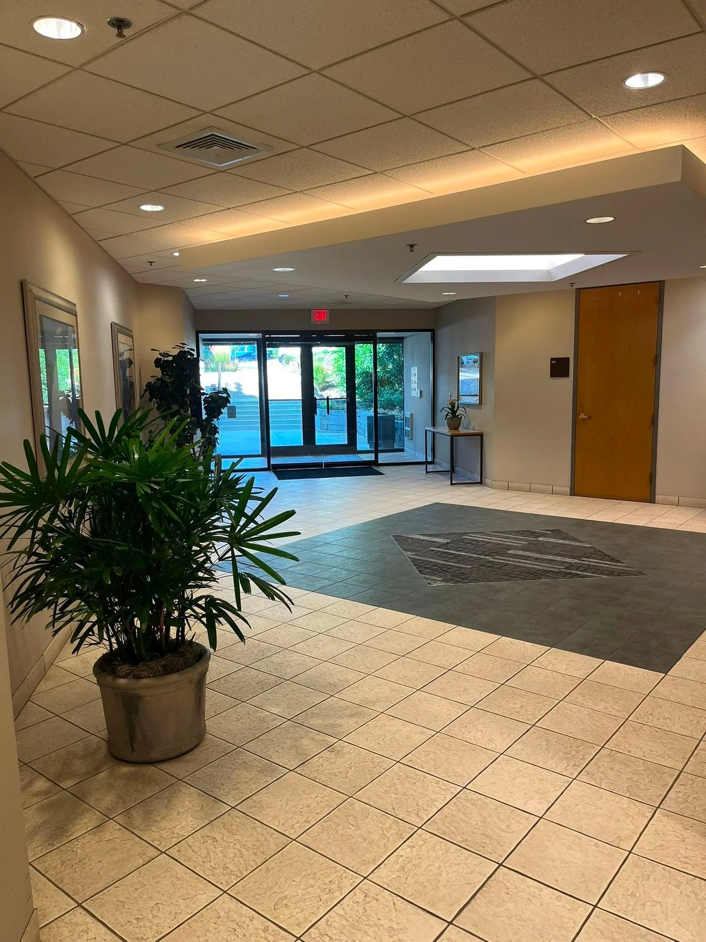 Photo 2 of 250 N Sunny Slope Rd, Brookfield, WI 53005