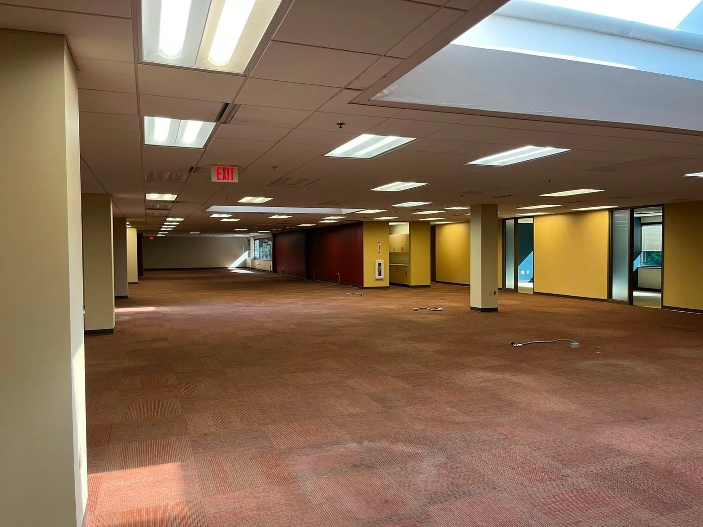 Photo 3 of 250 N Sunny Slope Rd, Brookfield, WI 53005