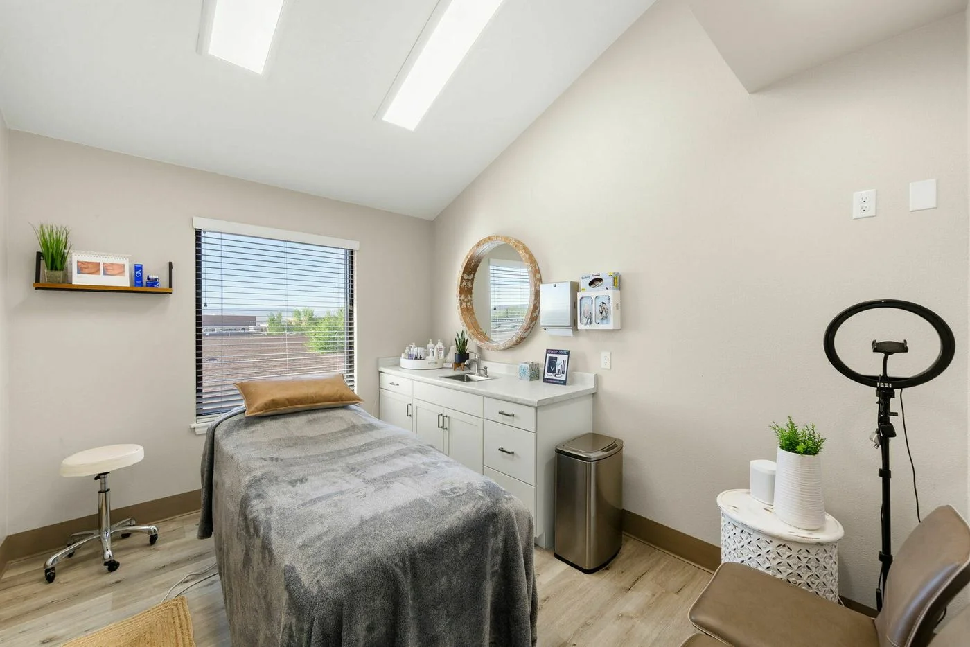 Photo 3 of 346 East 600 South, St. George, UT 84770