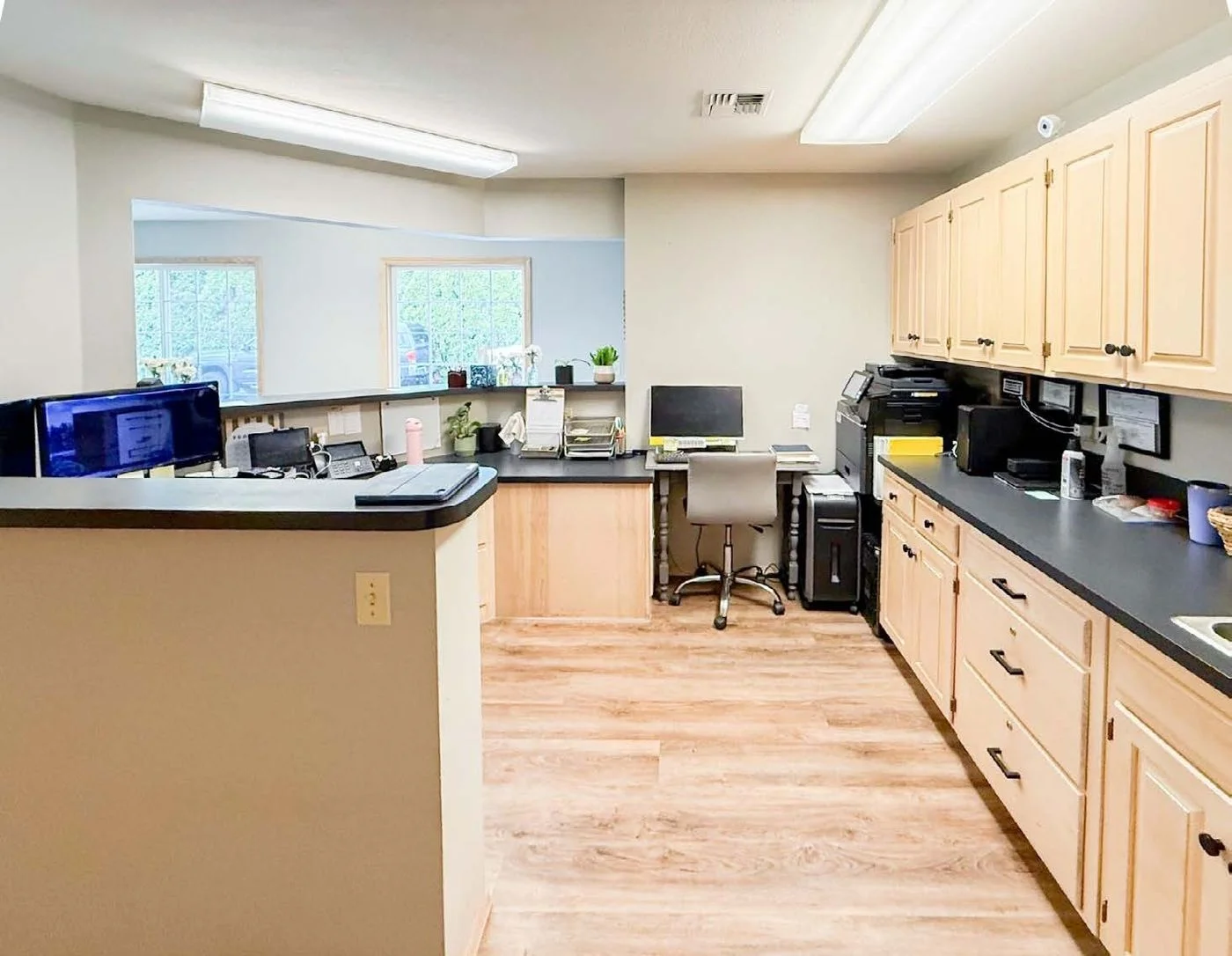 Photo 3 of 4354 Commercial Street Southeast, Salem, OR 97302