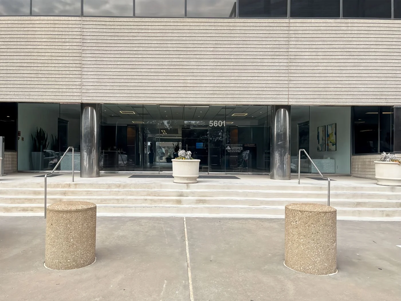 Photo 2 of 5601 Executive Drive, Irving, TX 75038