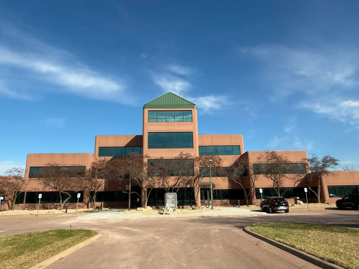 Photo 1 of 600 Stevens Port Dr, Dakota Dunes, SD 57049