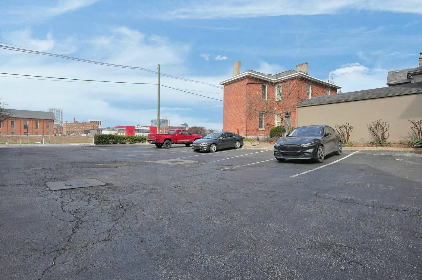 Photo 3 of 480 S 3rd St, Columbus, OH 43215