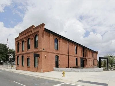 Photo of 301 E 7th St