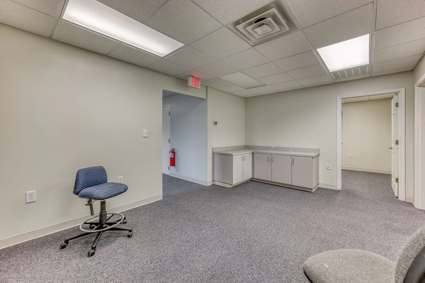 Photo 3 of 1712 Volunteer Parkway, Bristol, TN 37620