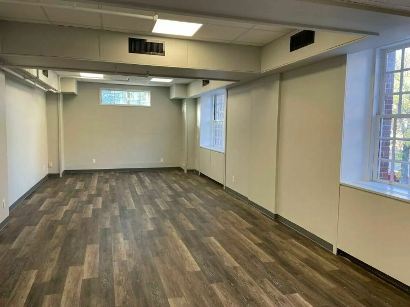 Photo 2 of 39 John St, Lowell, MA 01852-1101