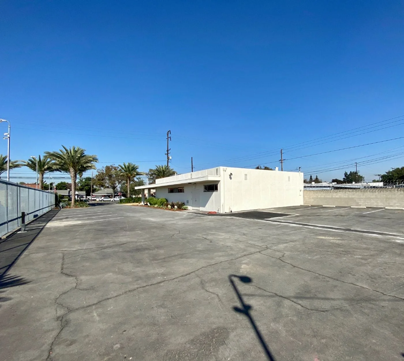 Photo 2 of 9152 Rosecrans Ave, Bellflower, CA 90706