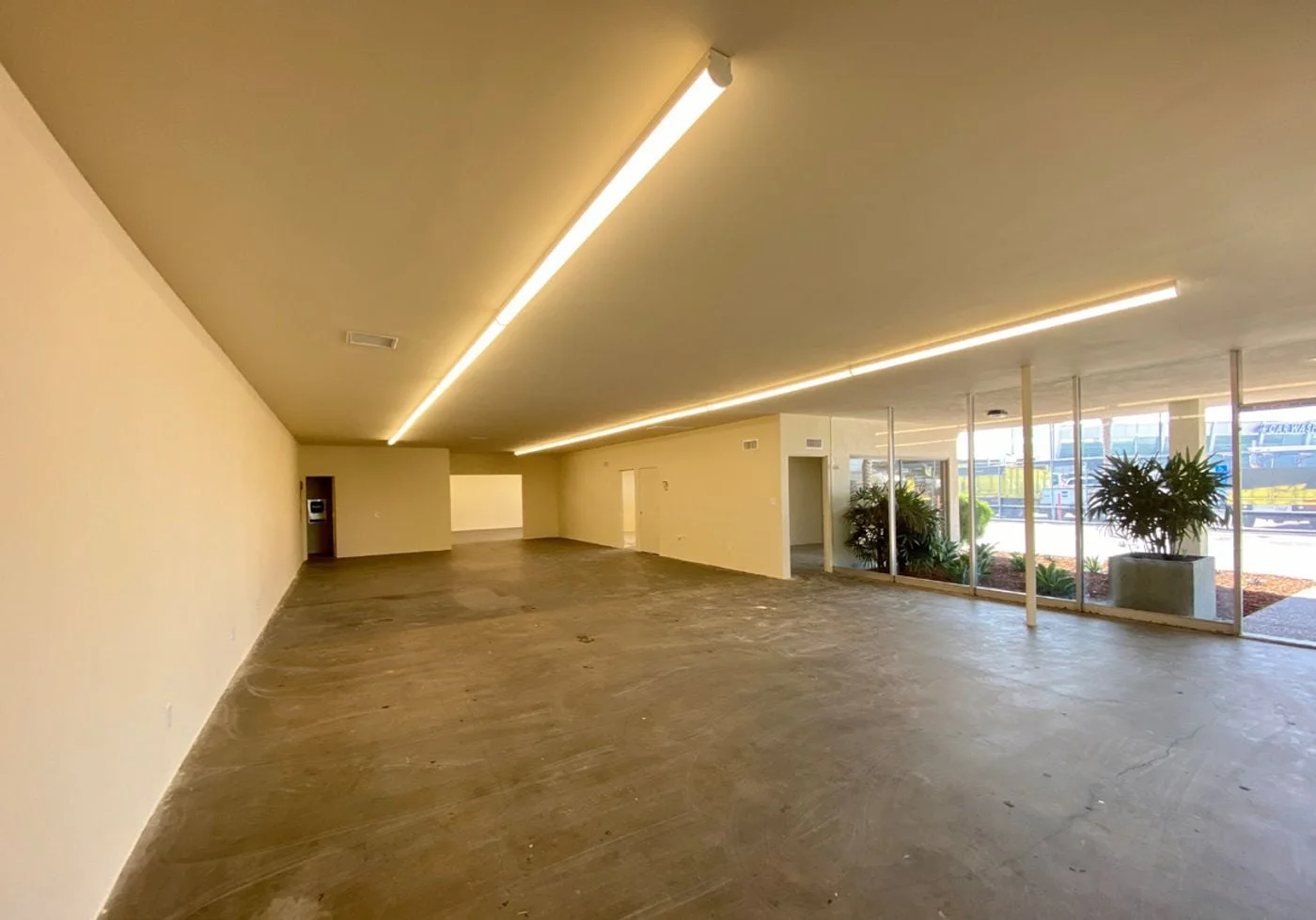 Photo 3 of 9152 Rosecrans Ave, Bellflower, CA 90706