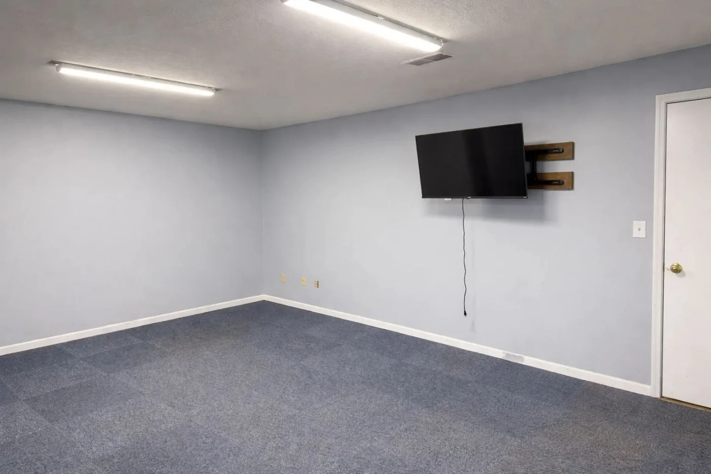 Photo 3 of 275 Old County Line Rd, Westerville, OH 43081