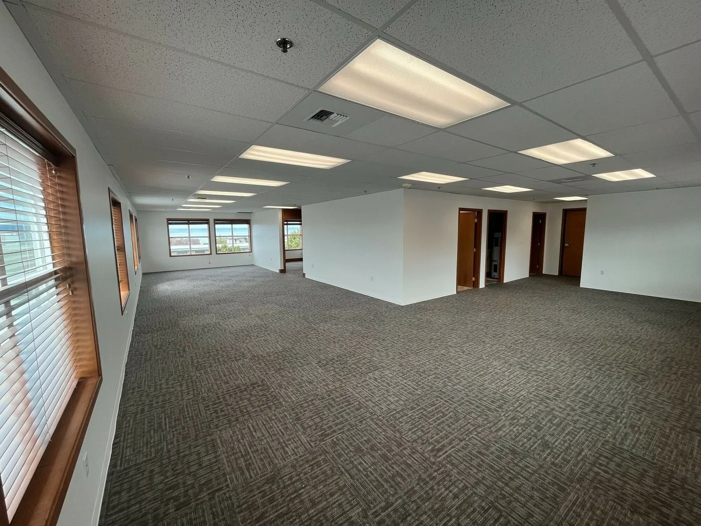 Photo 2 of 22506 Marine View Dr S, Des Moines, WA 98198